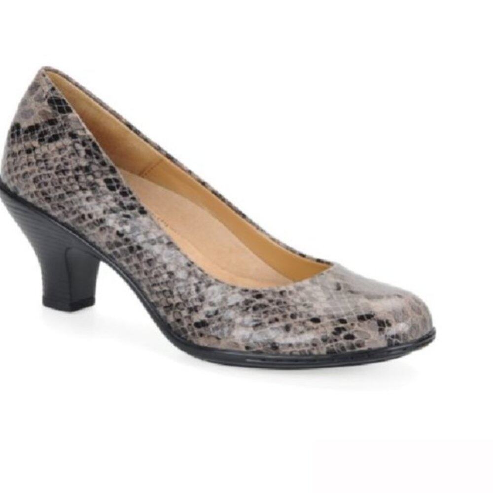 NWOT Softspots Women's Grey Salude Pumps Size 6